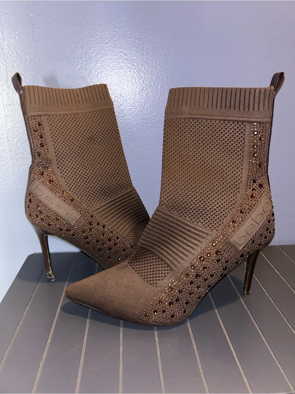 BEBE Joselyn Brown Sweater Knit Ankle Boots EUC
